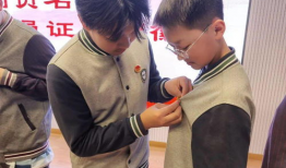 时代少年团丁哥爆料吃瓜,揭秘娱乐圈吃瓜背后的真相